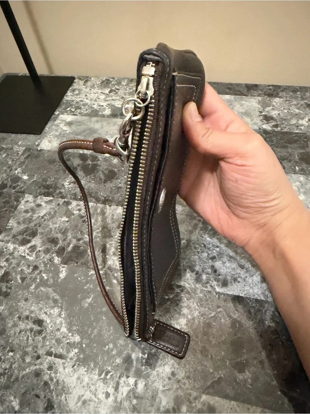 GENUINE VINTAGE BROWN PEBBLED LEATHER COACH WRISTLET WALLET HANG TAG